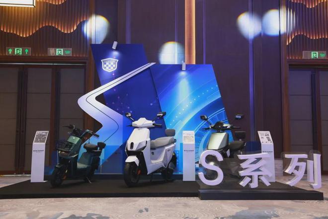 新质力量:数字化电池引领驱动绿源2024年科技创新实现高速增长(图9) 新质力量:数字化电池引领驱动绿源2024年科技创新实现高速增长(图9)